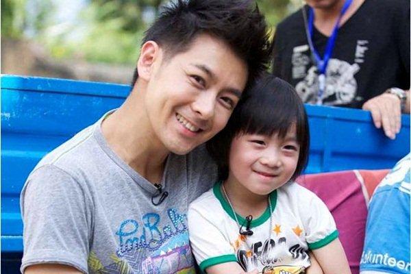 Lâm Chí Dĩnh và ngôi sao mạng xã hội chỉ trích lẫn nhau-2