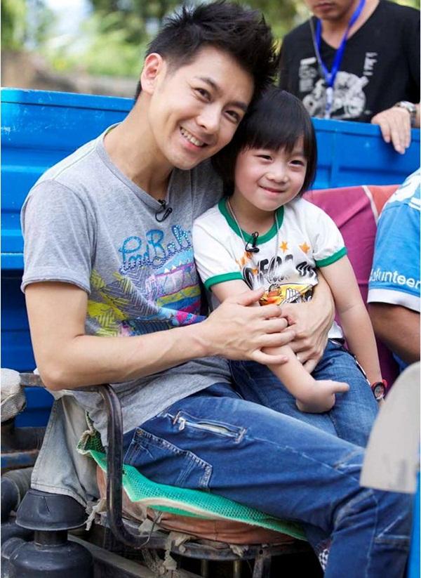 Lâm Chí Dĩnh U50 nhưng con trai nghĩ mới ngoài 30-8