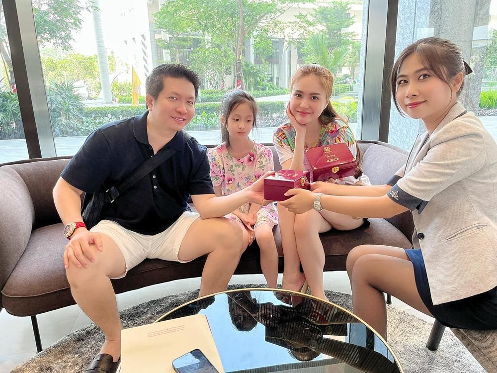 Vàng cán mốc 71 triệu, Đoàn Di Băng rút két mua vì đam mê-5