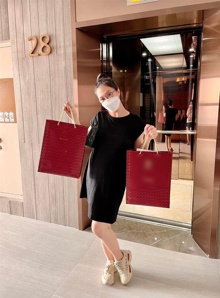 Vợ chồng Đoàn Di Băng tậu 2 căn hộ cao cấp, bán lại giá siêu sốc-2