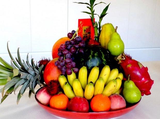 Bày mâm ngũ quả bị mẹ chồng chê, cô nàng cầu cứu dân mạng-1
