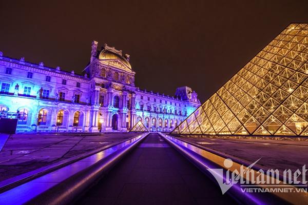 Loạt công trình nổi tiếng ở Paris đồng loạt chuyển màu khác lạ-4
