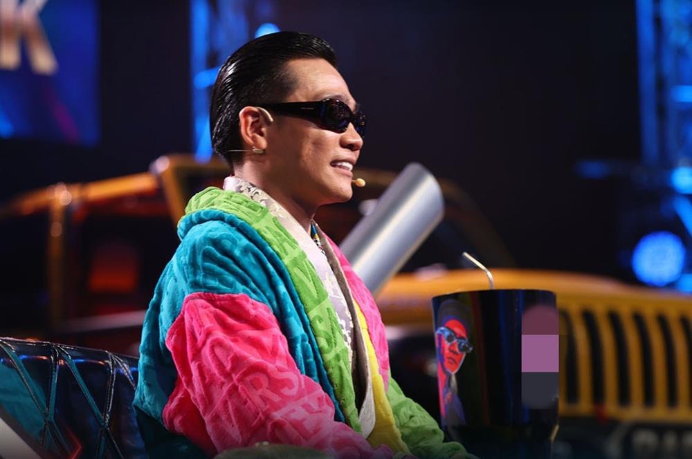 Karik ôm chặt Wowy khóc nức nở, nguyên nhân được hé lộ-4