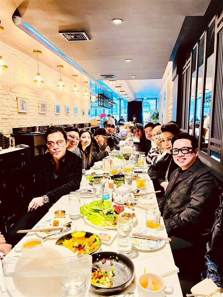 Trần Bảo Sơn lộ diện bên dàn celeb, thần sắc ra sao?-7