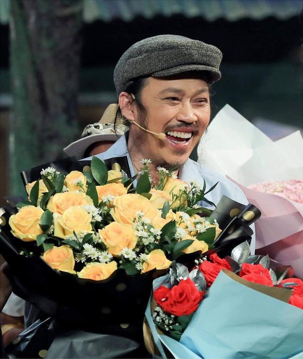 Netizen phát hiện Hoài Linh thẩm mỹ 1 điểm vì gương mặt khác lạ-1