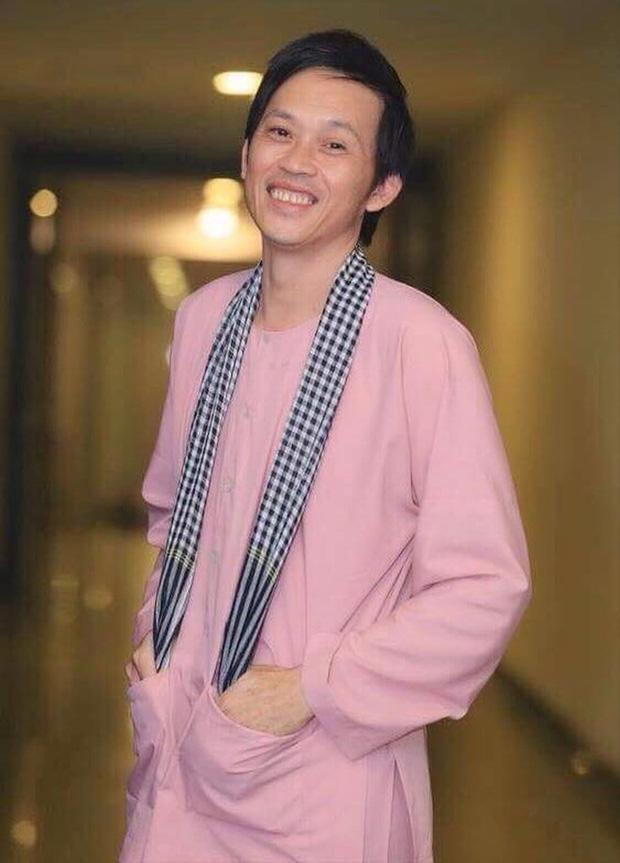 Netizen phát hiện Hoài Linh thẩm mỹ 1 điểm vì gương mặt khác lạ-3