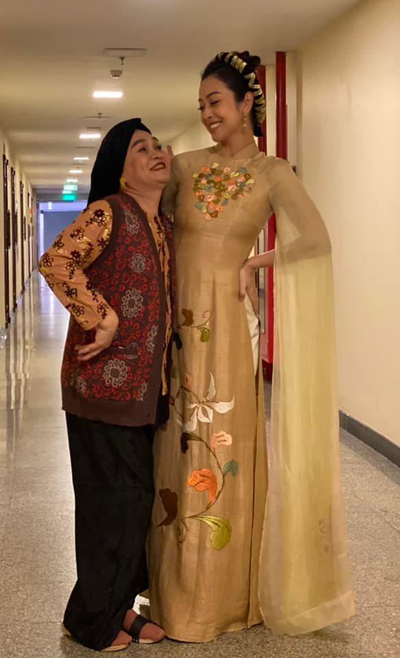 Hoa hậu Jennifer Phạm lộ nhan sắc thật qua CAM thường-3