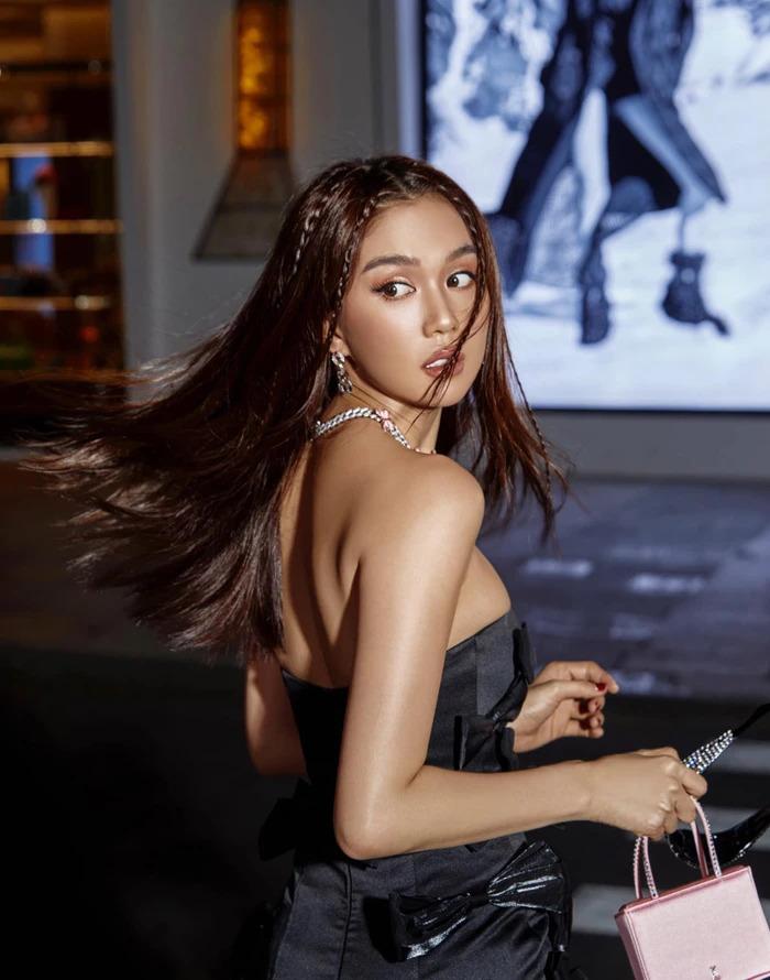 Không còn trắng tinh, Ngọc Trinh giờ da nâu nóng bỏng-11