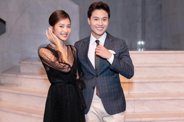 Khả Ngân bị paparazzi tóm gọn ảnh hẹn hò trai lạ?-1