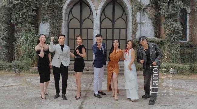 Phương Oanh lộ body nần nẫn sau loạt ảnh photoshop ảo lòi-6