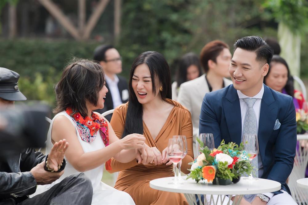 Phương Oanh lộ body nần nẫn sau loạt ảnh photoshop ảo lòi-3