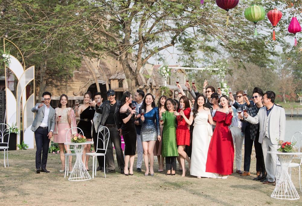 Phương Oanh lộ body nần nẫn sau loạt ảnh photoshop ảo lòi-8