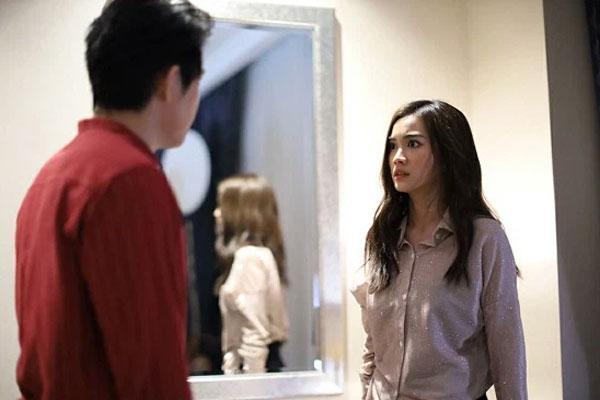 Nhìn thấy túi quà trong tủ quần áo của chồng mà tôi khóc nghẹn-1