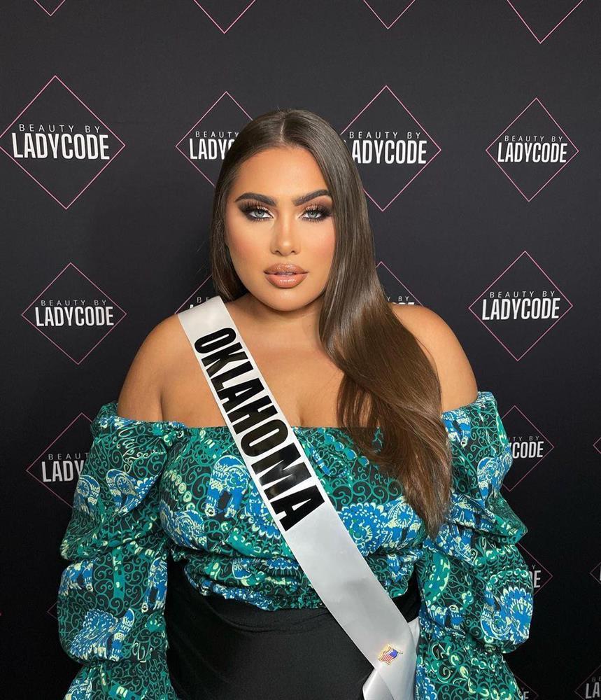 Nặng 100kg, Á hậu Miss Earth USA 2022 tự tin diện bikini, váy bó-2