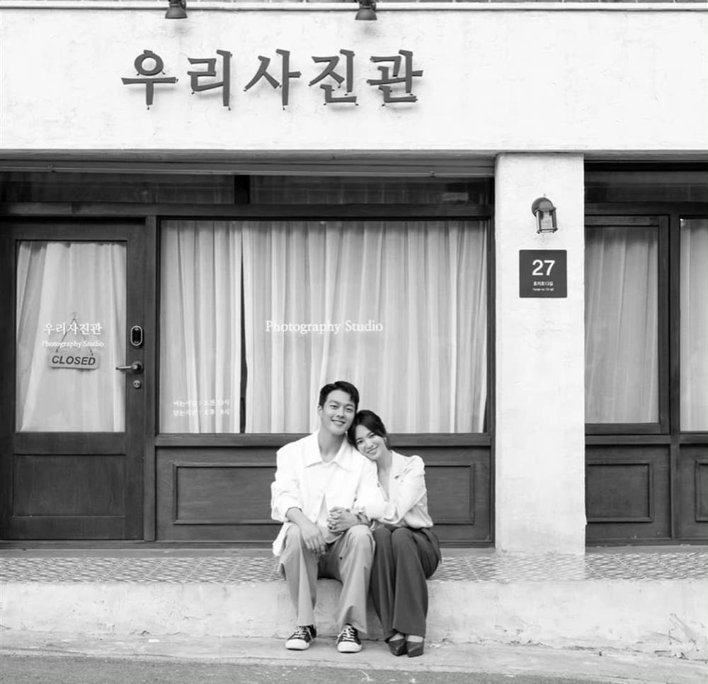 Song Hye Kyo tới thăm bạn diễn Jang Ki Yong trong quân ngũ-4
