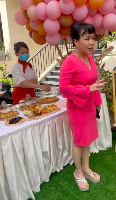 TikToker tố tiệm của Việt Hương phục vụ tệ, bán đắt mà ăn dở-2