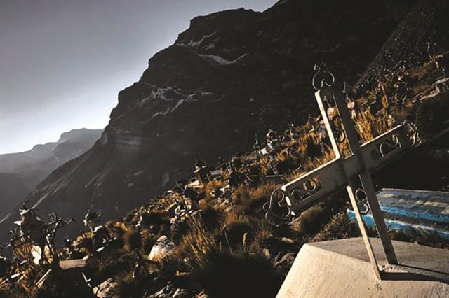 Sống ở thiên đường của quỷ-1