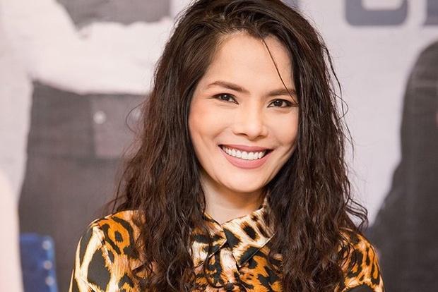 Nhìn Diệp Lâm Anh, hãy đàng hoàng đứng thẳng mà chẳng cần thứ 2-5