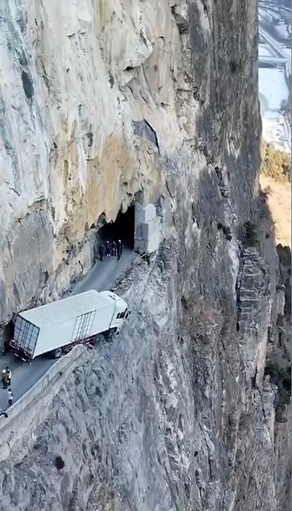 Chuyện kỳ cục ở Trung Quốc: Kiếm tiền từ việc bán nước nóng... để ném-2