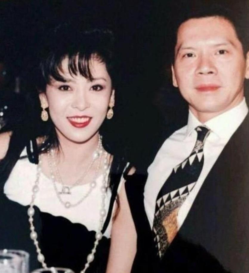 Người đàn bà quyền lực khiến cả showbiz Hong Kong náo loạn-1