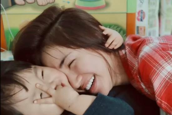 Rộ tin Hoà Minzy 'dao kéo' 1 điểm trên gương mặt, chính chủ phản ứng thế nào?