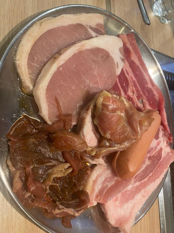 Đi ăn nhầm chuỗi buffet lởm, cô bạn kêu trời: Miếng ăn miếng nhục-1