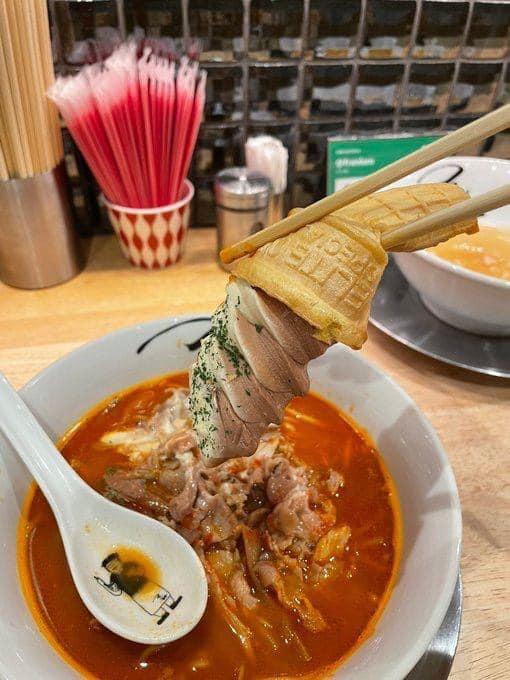 Trào lưu ăn mì tomyum với kem tươi, nghe thôi đã thấy đau bụng!-6