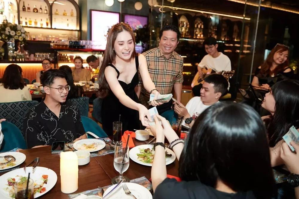 Team qua đường tiết lộ con người thật vợ chồng Đoàn Di Băng-12