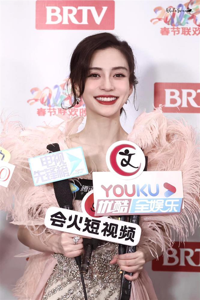 Angela Baby dập tan tin đồn ly hôn bằng 1 hành động đơn giản-2