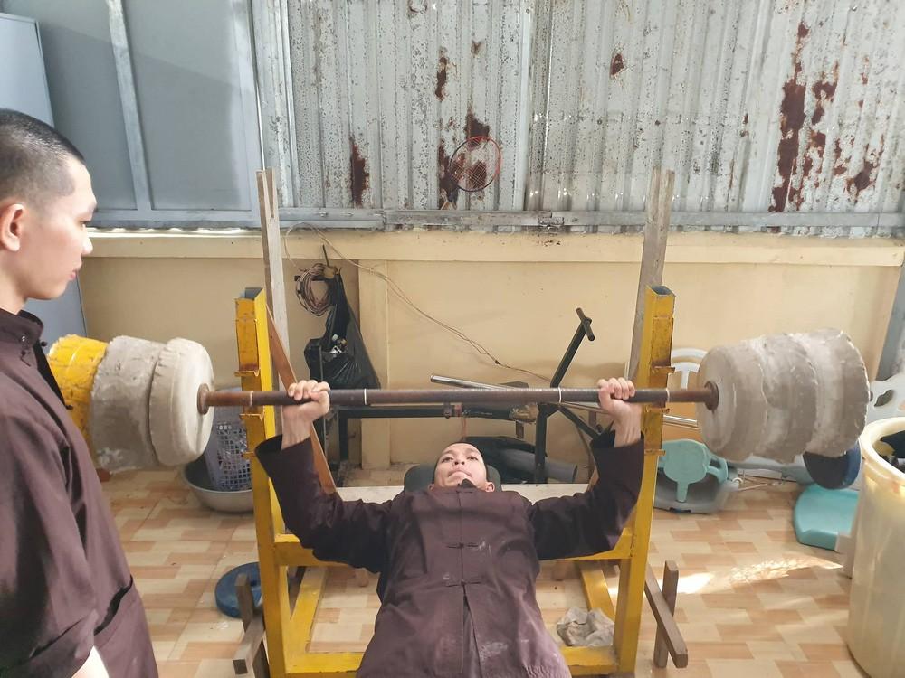 Chân dung con trai kín tiếng vừa bị tạm giam của ông Lê Tùng Vân-4