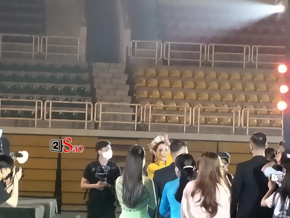 NÓNG: Kẻ trộm làm náo loạn lễ chào mừng Thùy Tiên-10