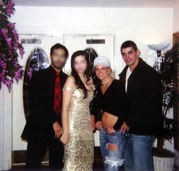 Vừa được thả, chồng cũ 55 giờ rình rập bên ngoài nhà bố mẹ Britney Spears-3