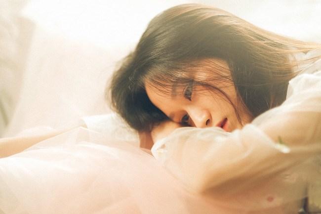 Mẹ đẻ nhìn thấy đôi bàn tay tôi sau khi lấy chồng liền bật khóc-1