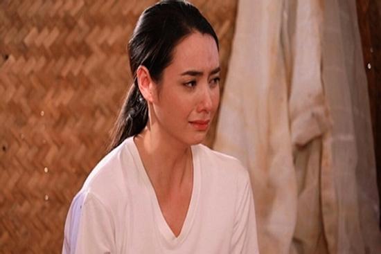 Con gái làm dâu khổ, bố mẹ lái ô tô 500km đón về ăn mừng thoát nạn