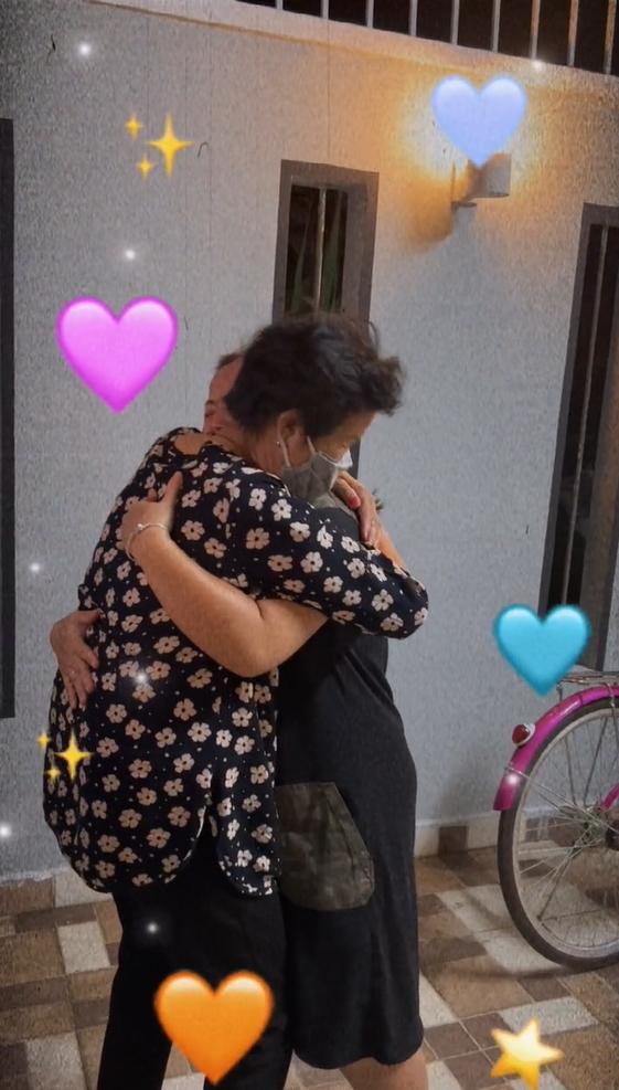 Bị tai nạn ngồi xe lăn, Quỳnh Trần JP khóc nức nở khi gặp mẹ-2