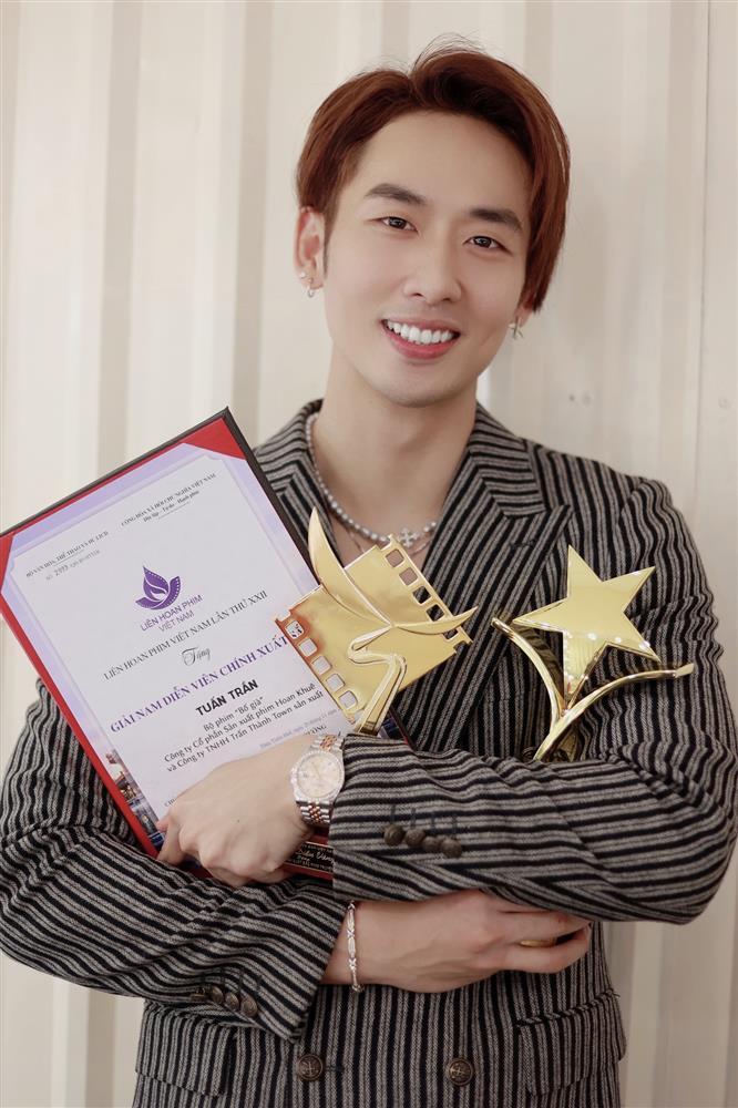 Tuấn Trần đạt cú ăn ba lịch sử với Bố Già-1