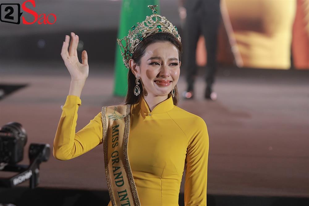 Hoa hậu Thùy Tiên cất giọng lên thôi đã khiến fans tan chảy-1