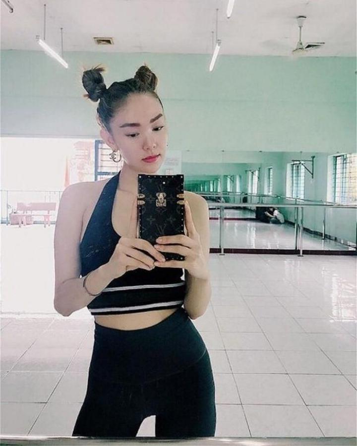 Minh Hằng cũng là ngôi sao rất đầu tư vào kiểu tóc mỗi khi xuất hiện.