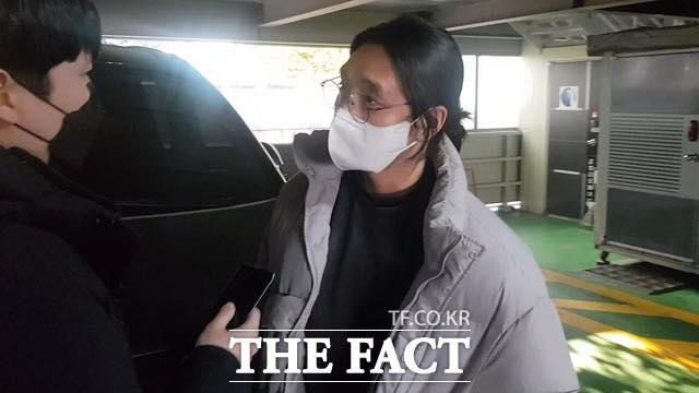 Choi Jong Hoon hoảng loạn trước ống kính, sống sao khi ra tù?-2