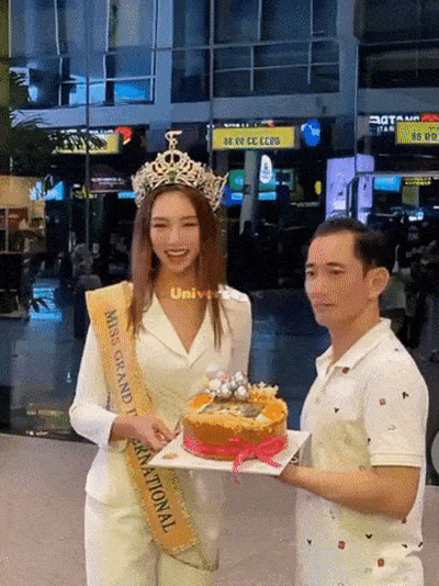 Tranh cãi hoa hậu Thùy Tiên 2 giây - 2 thái độ với bố đẻ-1