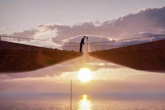 Hình ảnh Cầu Hôn ở Phú Quốc khiến cư dân mạng tranh cãi