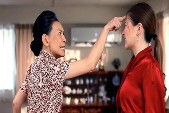 Tức mẹ chồng, con dâu nhốt 2 con nhỏ vào kho để rồi hối không kịp