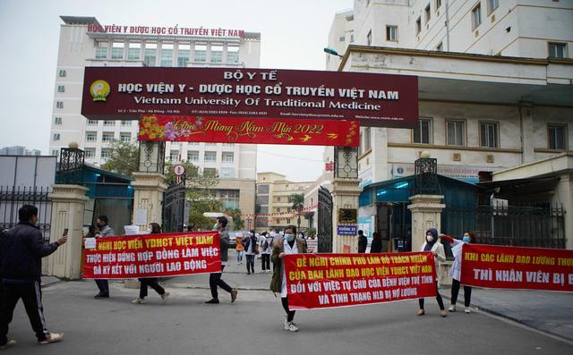 HV Y Dược học cổ truyền Việt Nam nói gì khi nhân viên y tế xuống đường đòi lương?-1