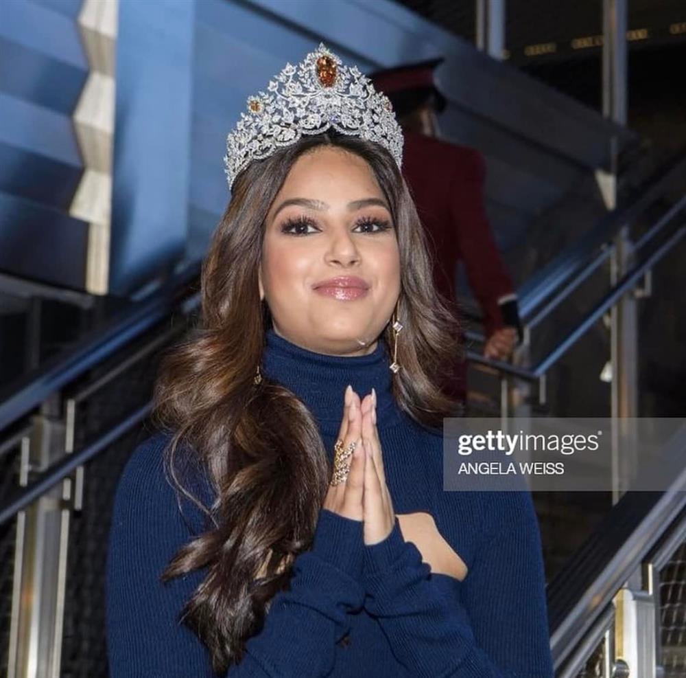 Miss Universe 2021 gây thất vọng vì mặt nọng và style sợ chết rét-5