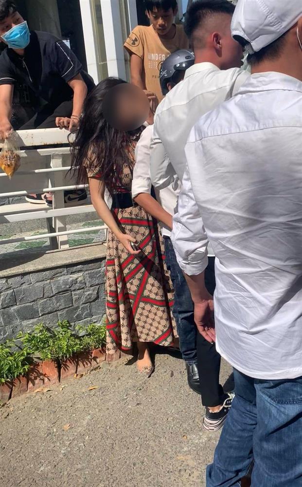 Cướp chồng còn thách thức chính thất, tiểu tam bị đánh ghen tơi tả-2