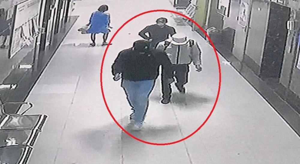 NÓNG: Bắt 1 nghi phạm trói tay chủ nhà cướp điện thoại ở HH Linh Đàm-2