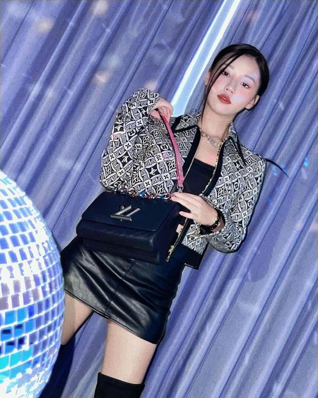 Quẩy chân váy da như Diệp Lâm Anh để giật sạch spotlight Tết này-8