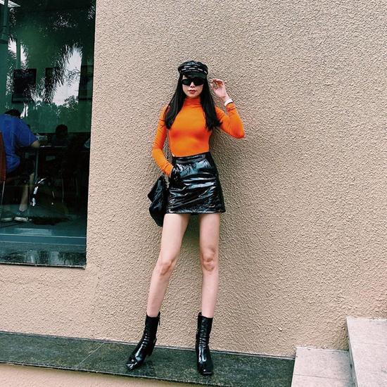 Quẩy chân váy da như Diệp Lâm Anh để giật sạch spotlight Tết này-3