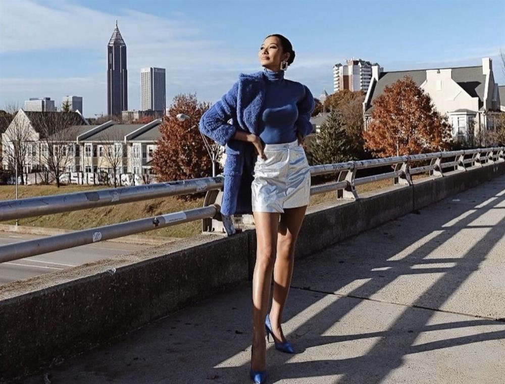 Quẩy chân váy da như Diệp Lâm Anh để giật sạch spotlight Tết này-9