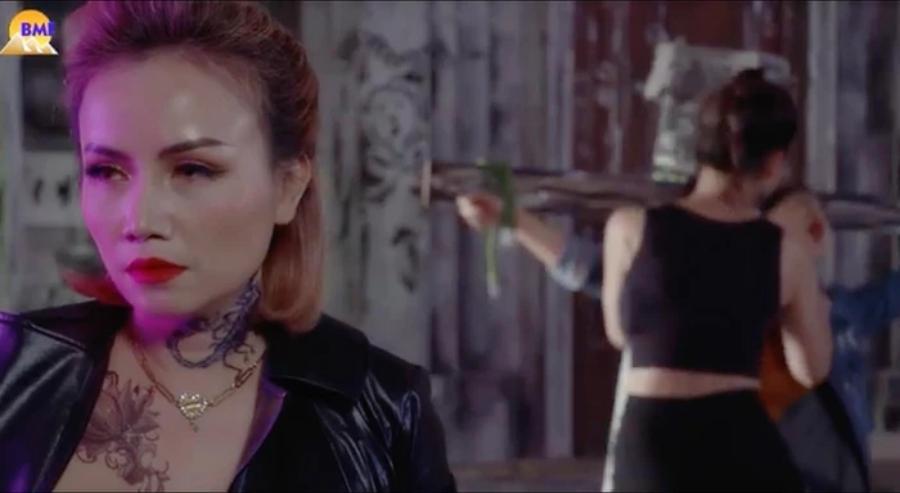 Cô Xuyến Hoàng Yến khoe hình xăm to tướng sau khi bị chồng trẻ đấm-5